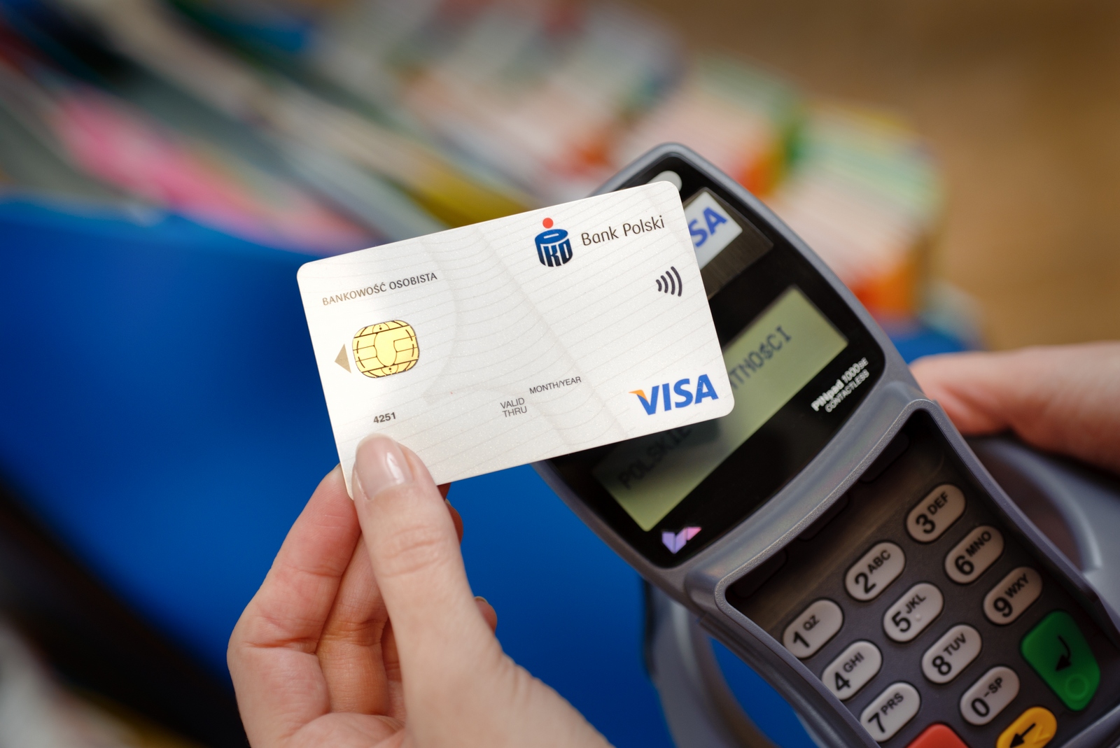 Visa i Mastercard podniosy limit patnoci zblieniowych bez PIN