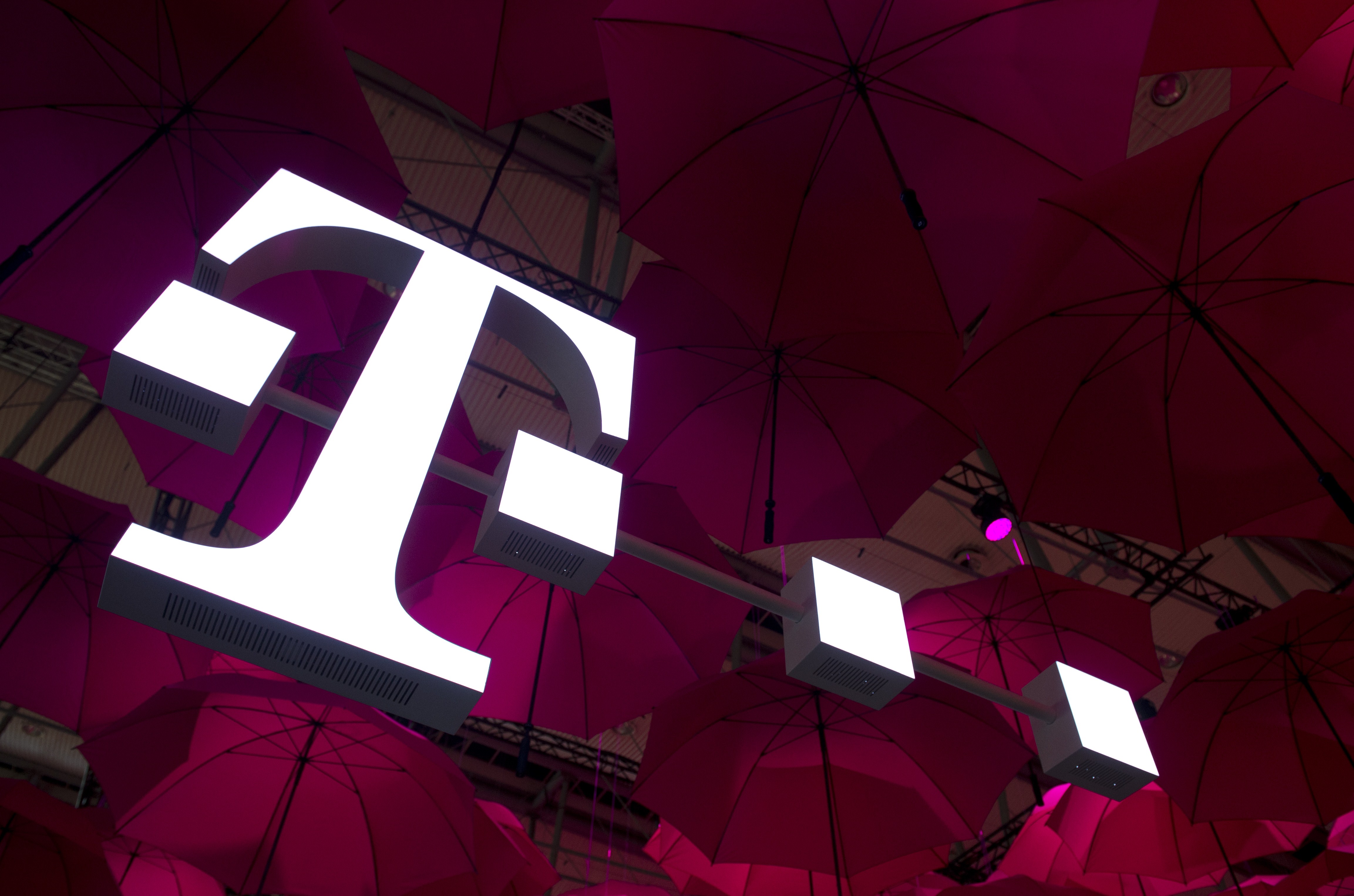 T-Mobile pracuje nad wdrożeniem eSIM T-Mobile pracuje nad wdrożeniem eSIM