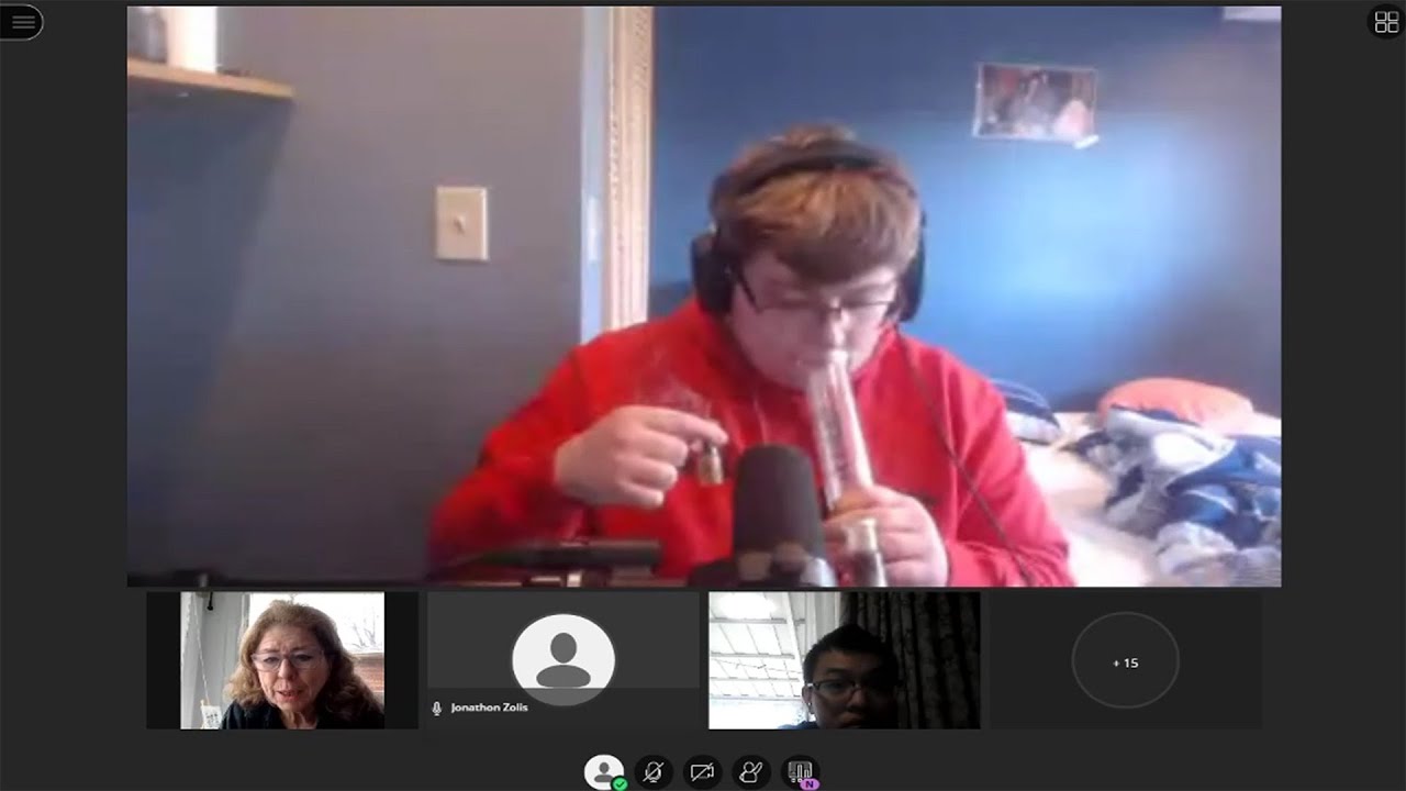 Przeszkadzasz w e-lekcjach? Rząd ma cię na oku Przeszkadzasz w e-lekcjach? Rząd ma cię na oku