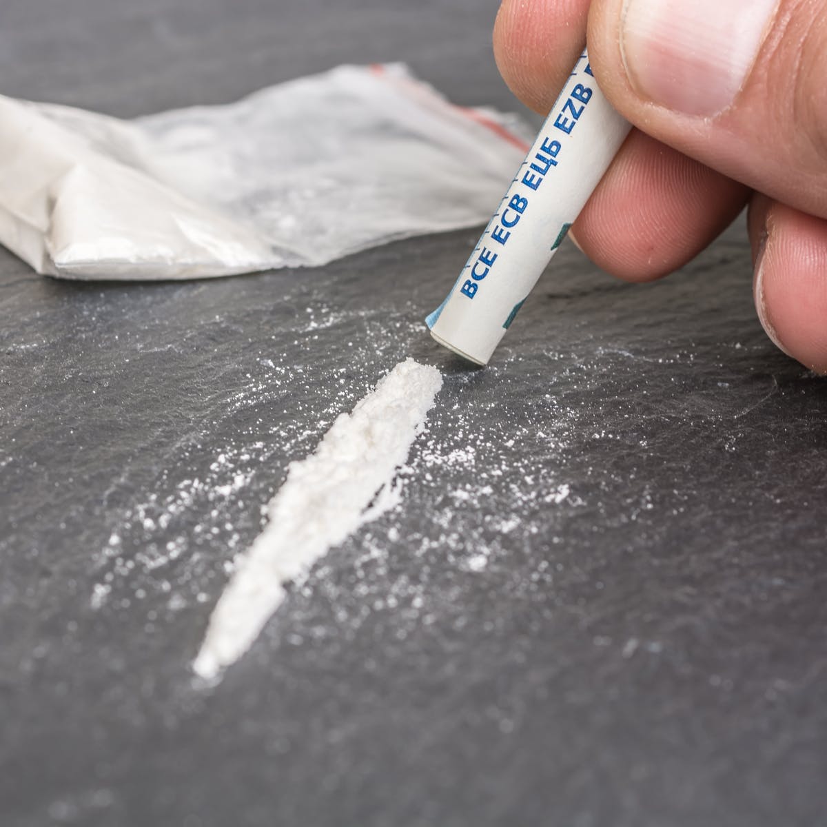 Na lotnisku w Okciu zapano przemytnika z heroin wart miliony zotych