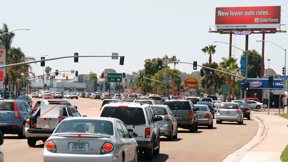 Uliczne billboardy będą pokazywać reklamy zależne od marki przejeżdżających samochodów Uliczne billboardy będą pokazywać reklamy zależne od marki przejeżdżających samochodów