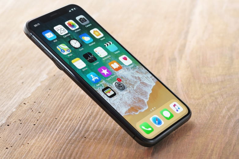 Apple wymienia felerne wywietlacze iPhone X