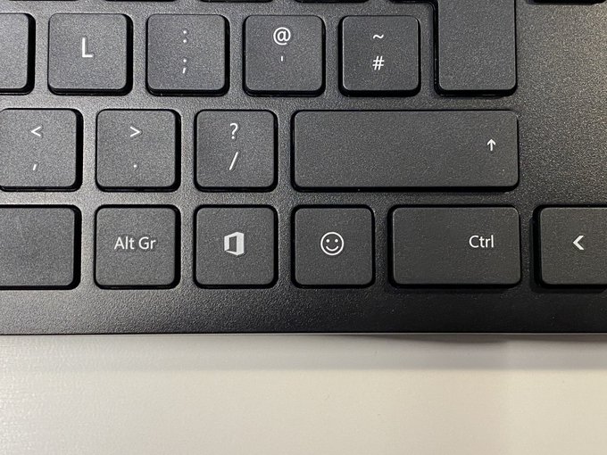 Nowa klawiatura Windowsa ma przycisk dedykowany dla emoji