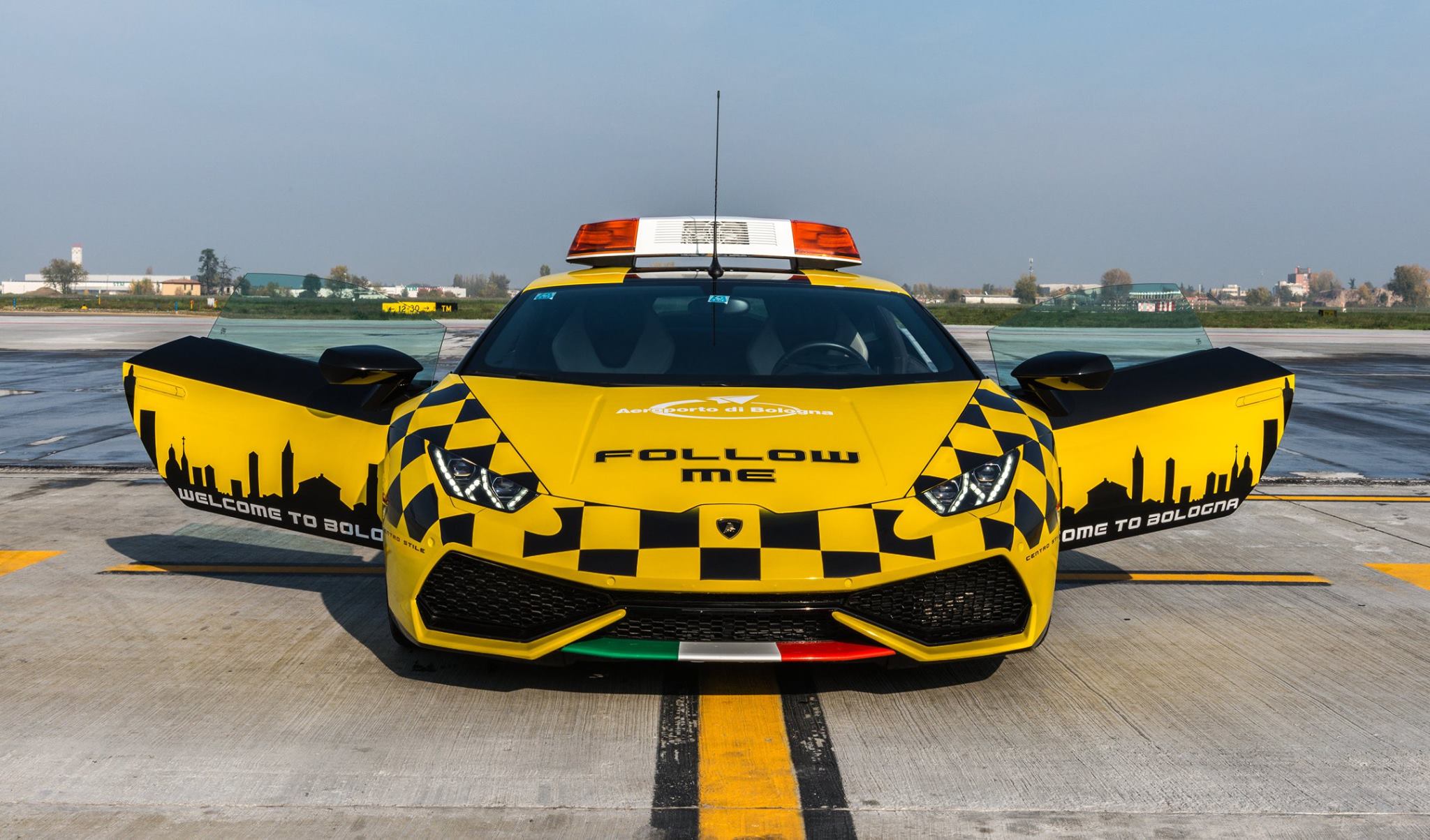 Jeli chcecie usi za kierownic Lamborghini Huracan, znajdcie prac na lotnisku