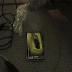 Patrzcie, wybuch kolejny telefon. To ciekawe