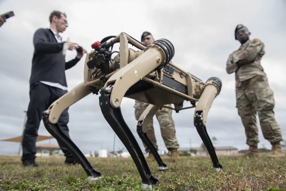 Amerykaska armia jest teraz wyposaony w robo-psy. 