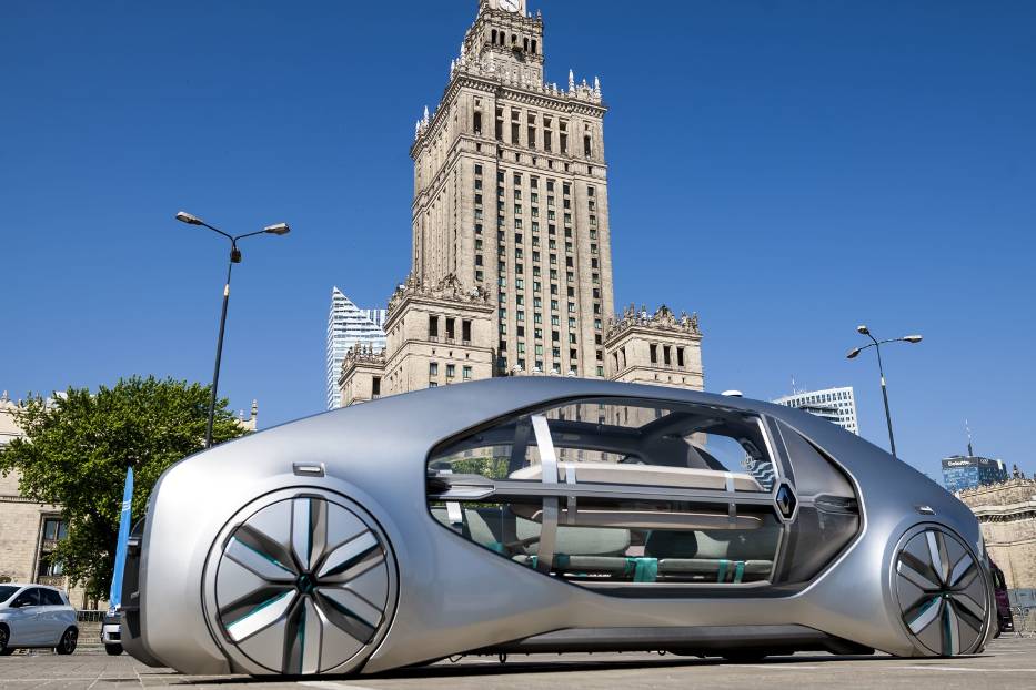 Po warszawie zasuwa EZ-GO, prototyp elektrycznego samochodu autonomicznego