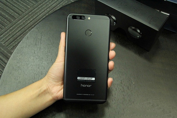 Huawei Honor 8 Pro / Honor V9 debiutuje