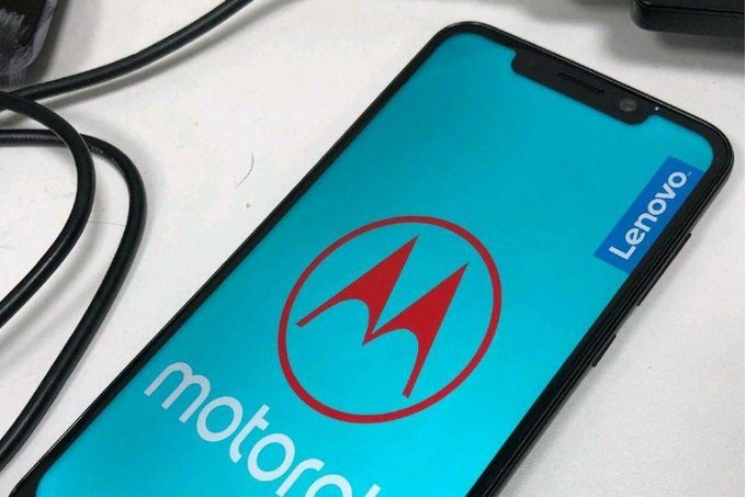 Motorola One Power, specyfikacja