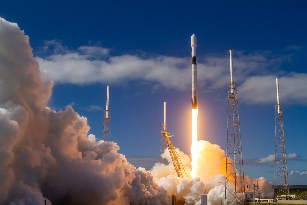 SpaceX bdzie dostawc zaopatrzenia na ksiycow baz NASA
