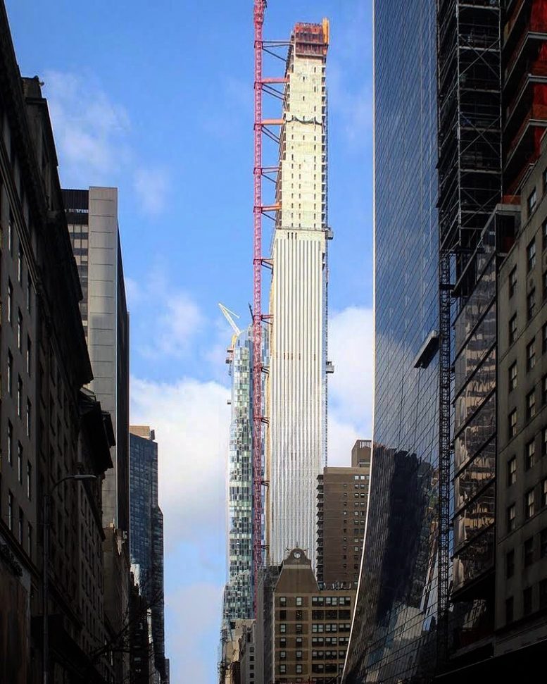 ”111 W. 57th St.”, czyli najcieńszy drapacz chmur na świecie już stoi ”111 W. 57th St.”, czyli najcieńszy drapacz chmur na świecie już stoi