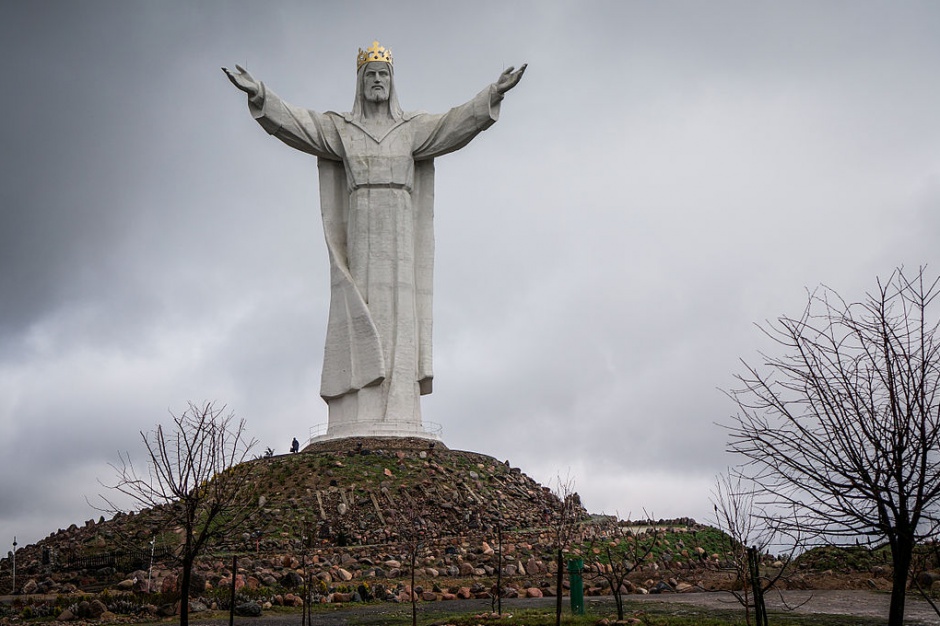 Chrystus Krl w Jale ukoczony, czyli polska bieda-wersja pomnika z Rio De Janeiro ju stoi