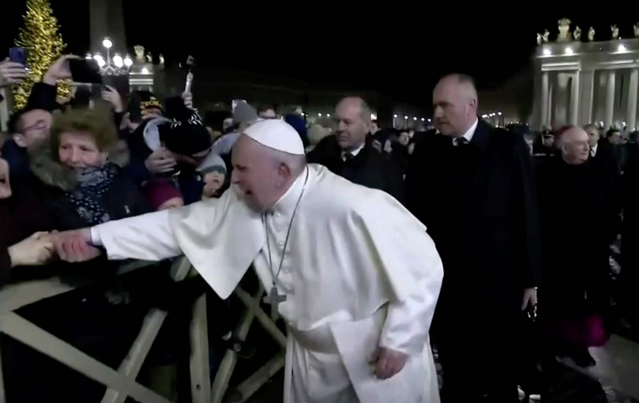 Ojojoj, to si porobio. Papie Franciszek uderzy kobiet na wizji