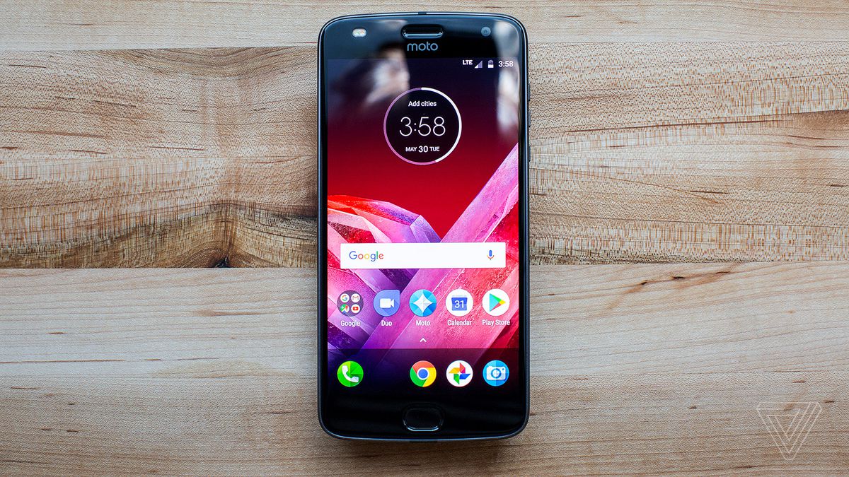 Motorola oferuje Moto Z2 Play ze zniżką 150 dolarów Motorola oferuje Moto Z2 Play ze zniżką 150 dolarów